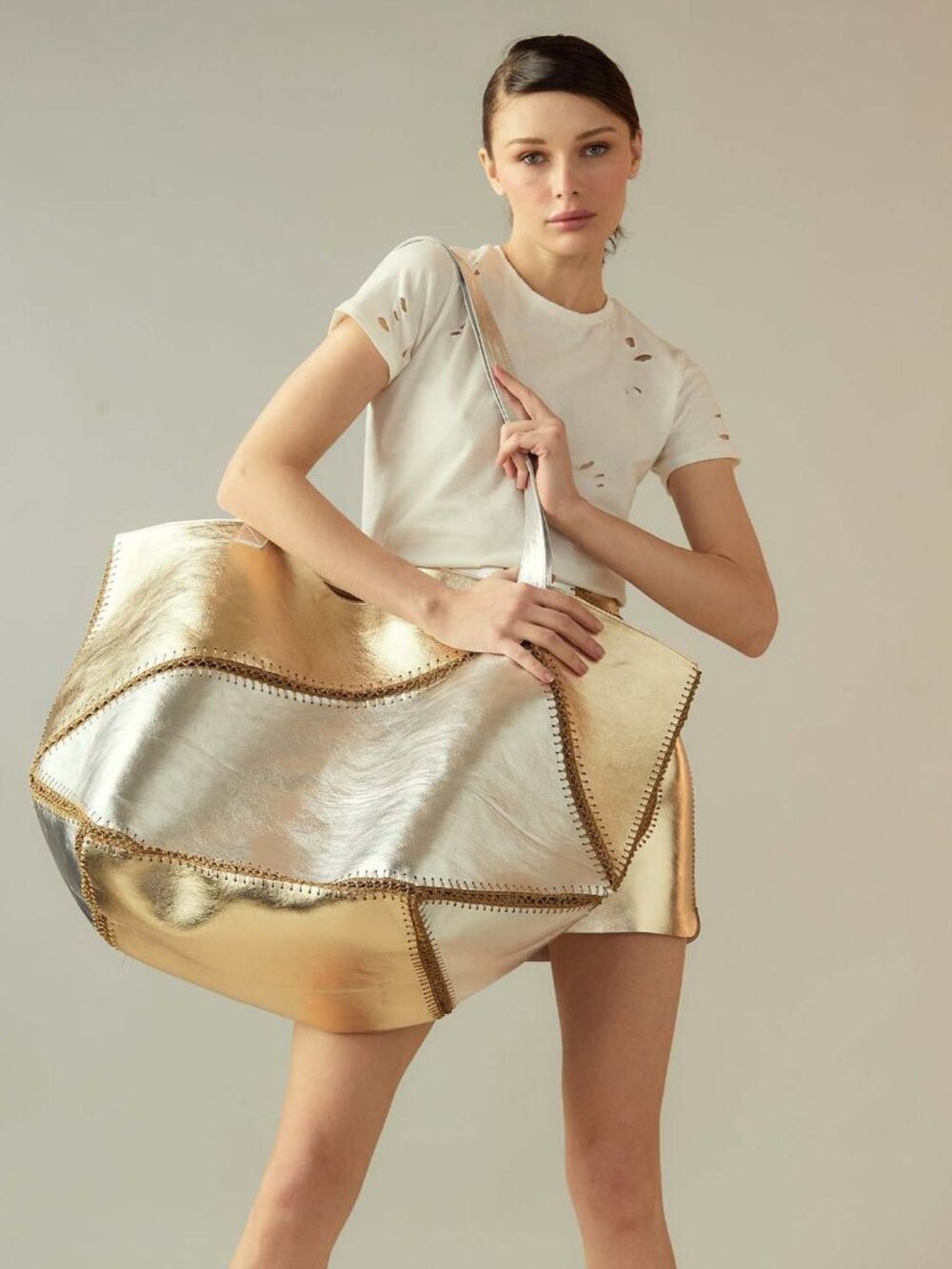 CYNTHIA ROWLEY Women's XL Oversize Metallic Gold Silver Leather Handles Tote Bag